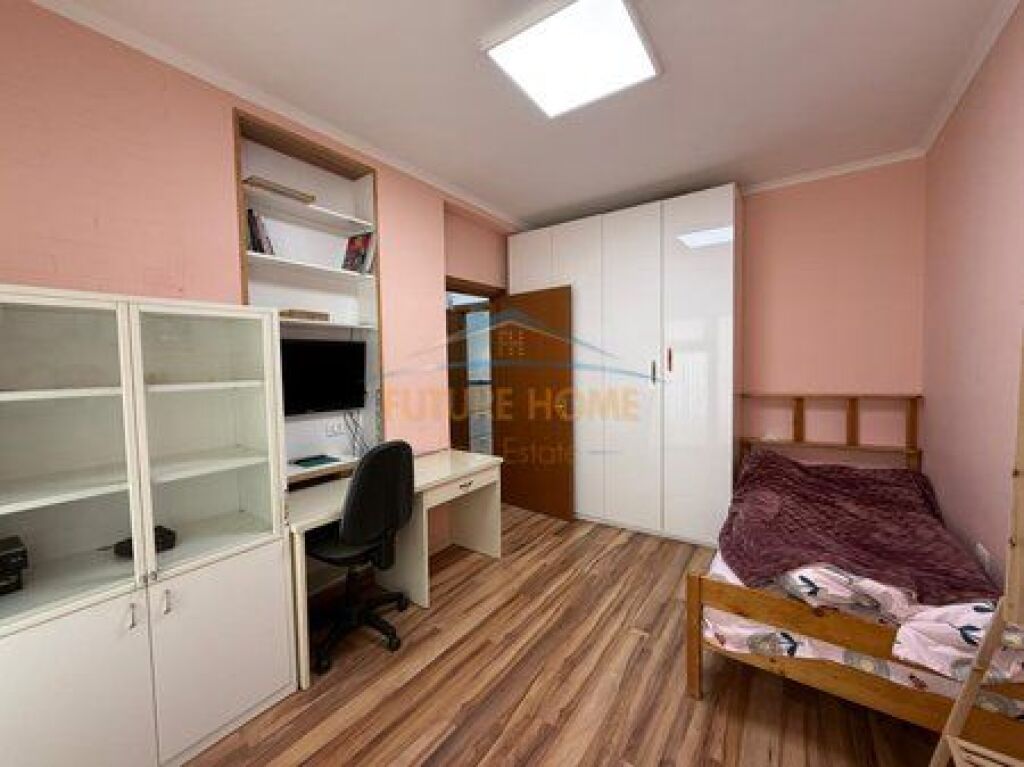 Shitet, Apartament 3+1+2+ Post Parkimi, Liqeni i Thatë, Tiranë.