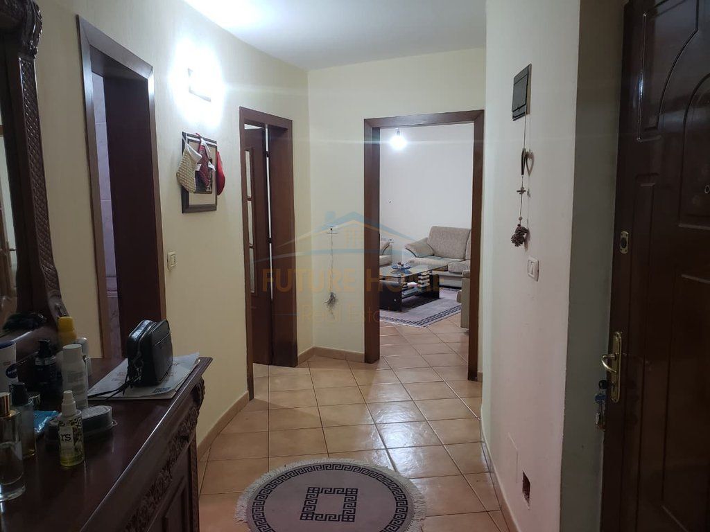 Affitto, Appartamento 1+1, Laprake, Tirana.