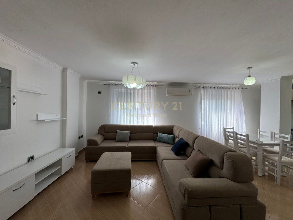 Apartament 2+1 me qira pranë Spitalit Ushtarak