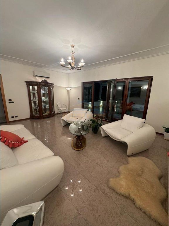 Qera,Apartament 3+1+2,Rruga e Elbasanit