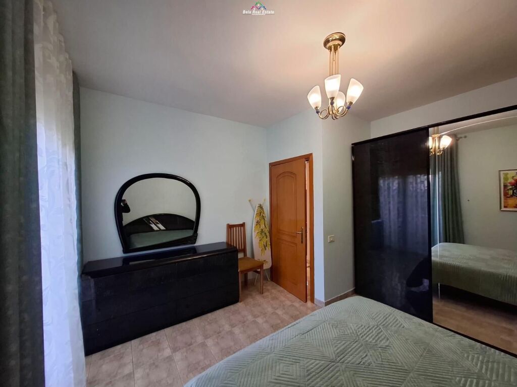 Apartament Me Qera 1+1 Tek Komuna e Parisit ( ID B2101471) Tirane