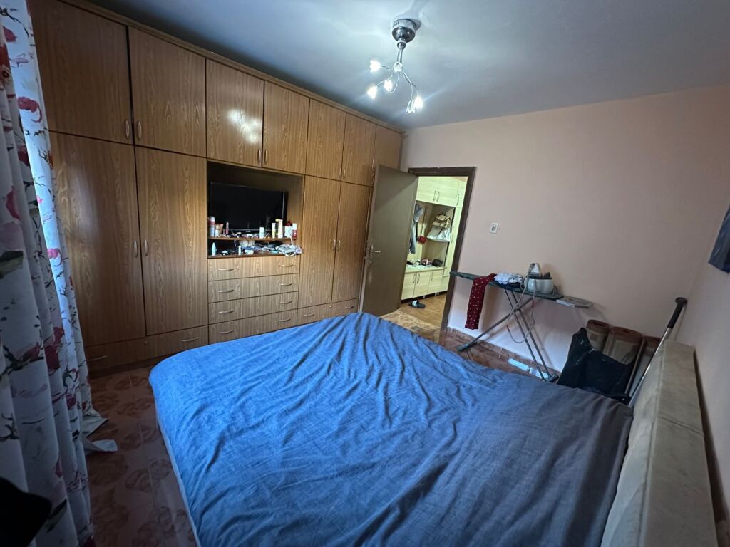 🏠 Apartment 1+1 for rent📍 Address: Opposite the Ministry of Defense, 50 m from the “Ramazan Jarani” school💶 Price: 35,000 lek/month