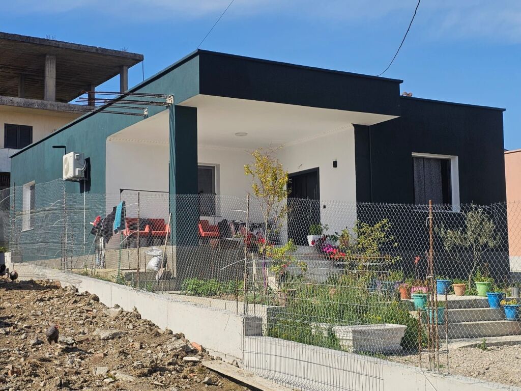 VENDESI PRIVATA IN VENDITA A RRASHBULL