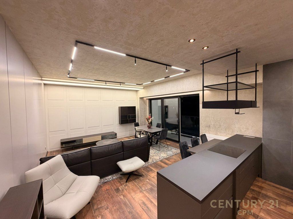 SUPER APARTMENT FOR SALE AT AMBASSADOR 3!