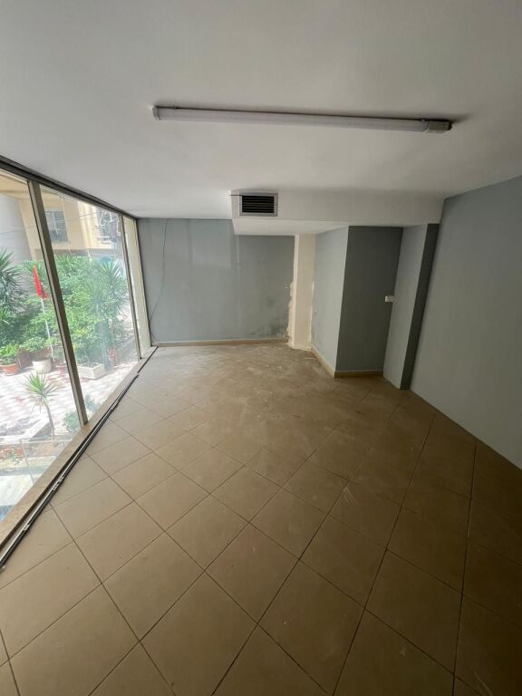 JEPET ZYRE ME QERA DUBLEKS 100M2 PAZARI I RI