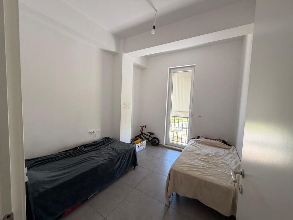 🏡 Jepet me qira apartament 3+1+2 📍 Tek 5 Maji💶 Çmimi: 600 Euro / muaj (i diskutueshëm)