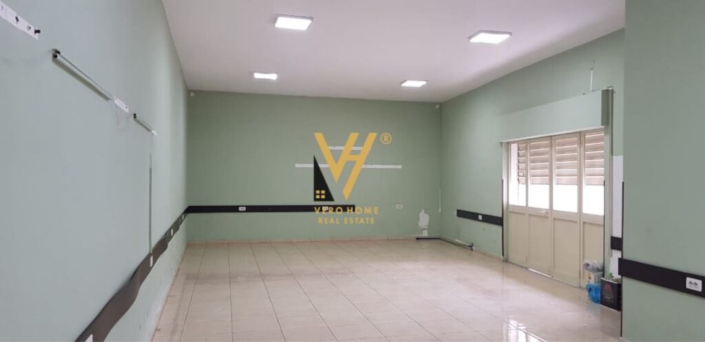 BUSINESS PREMISES 100 M2 FOR RENT ON BARDHYL STREET 100,000 LEKE