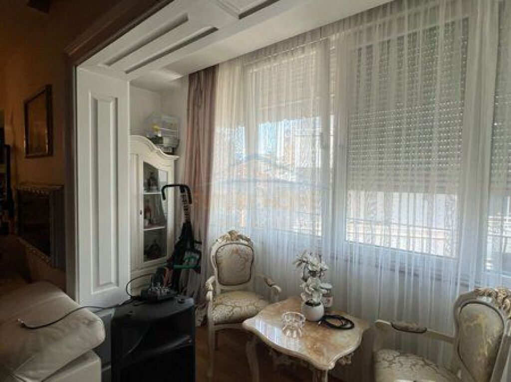 Shitet Apartament 3+1+2+Depo, Komuna e Parisit.