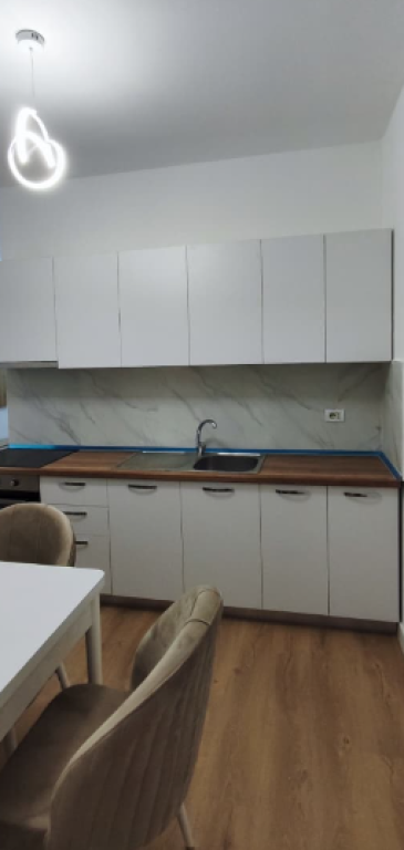 Jepet me qira apartament 1+1 – Myslym Shyr (Rr. Ilam Alla)
