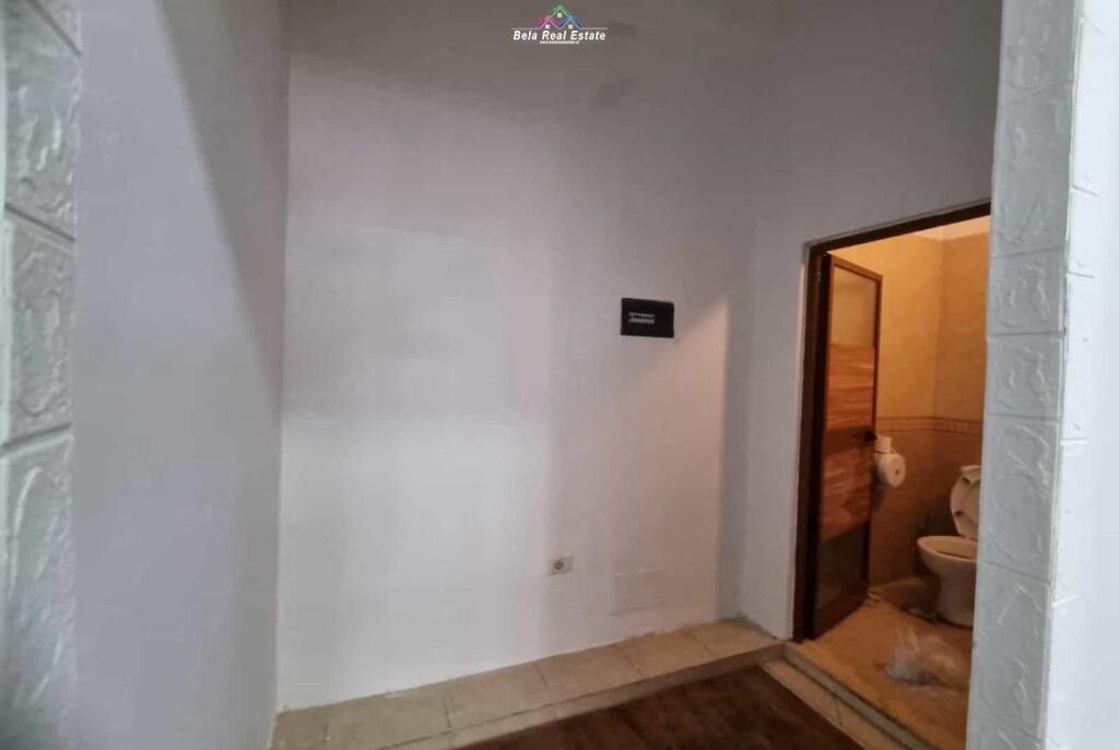Dyqan Me Qera Ne Myslym Shyr ( ID BD21904) Tirane