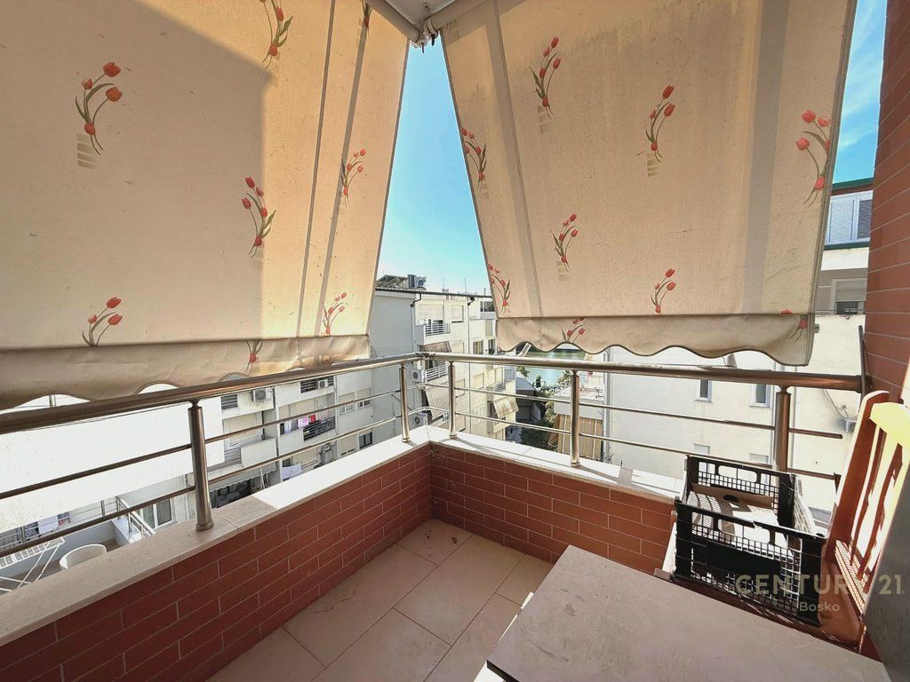 SHITET APARTAMENT 1+1 ME GARAZH TE ( RADISSON HOTEL ) LIQENI I THATE! 185,000 € Sip. Totale  70m2