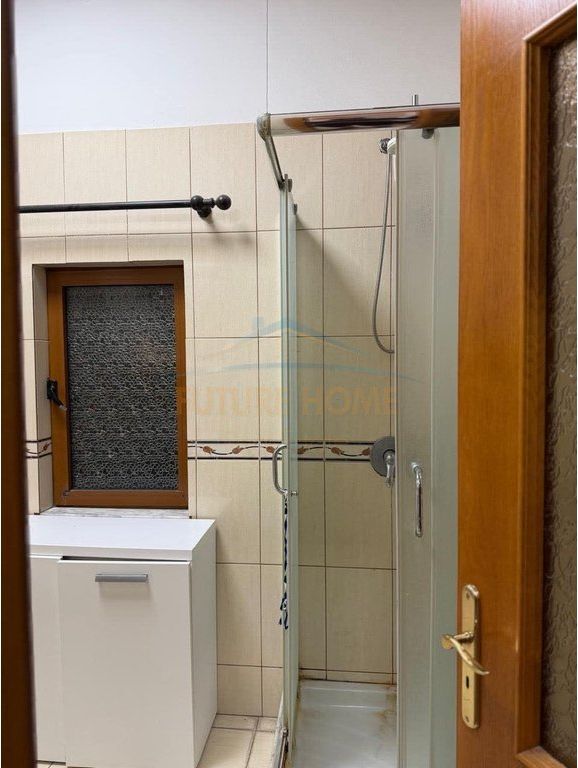 For rent, 3rd floor of a villa, Mezez