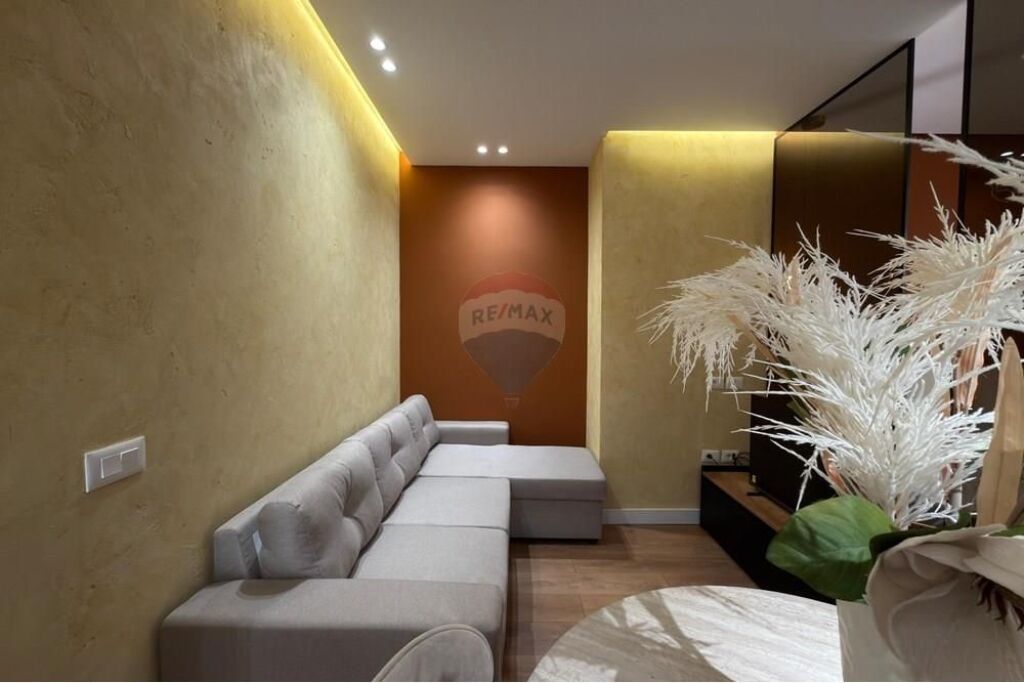 Super Studio Apartament per shitje në Qendër!