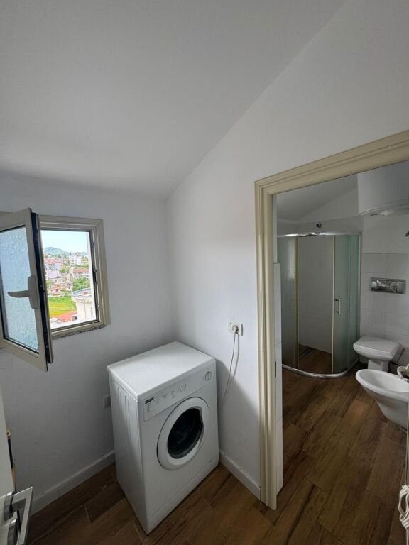 🏡 2+1 Me Qera Tek Rruga Pjetër Budi – Parkim &amp; Oborr Privat ✨