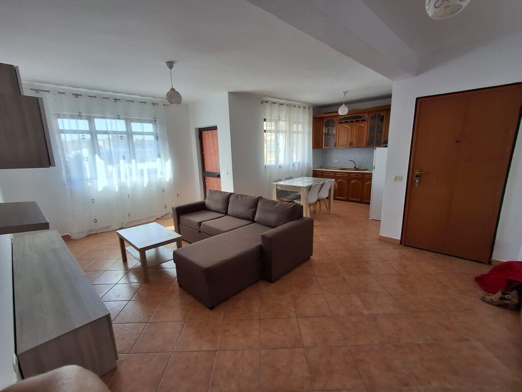 Apartament me qera 2+1