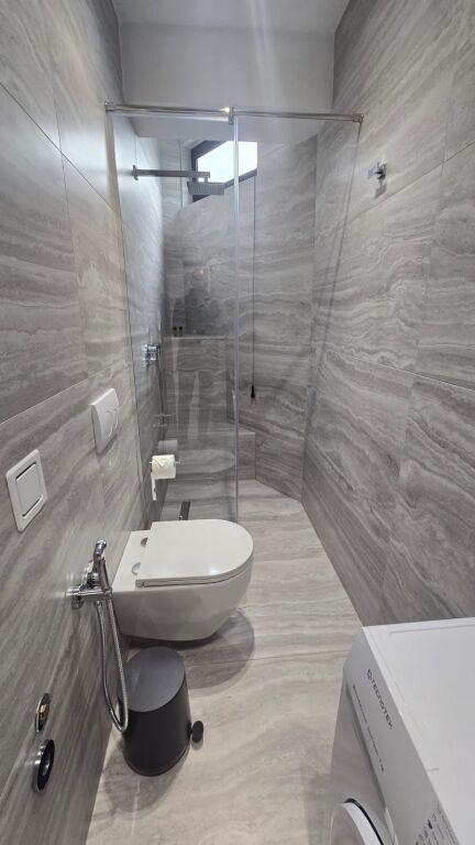 3 AirBnb in affitto, Viale Zogu 1