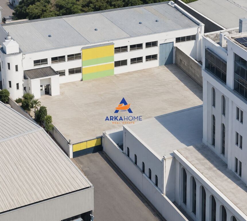 JEPET ME QERA KAPANON 2200M2 "TE AUTOSRADA TIRANË-DURRES" 3900 EURO