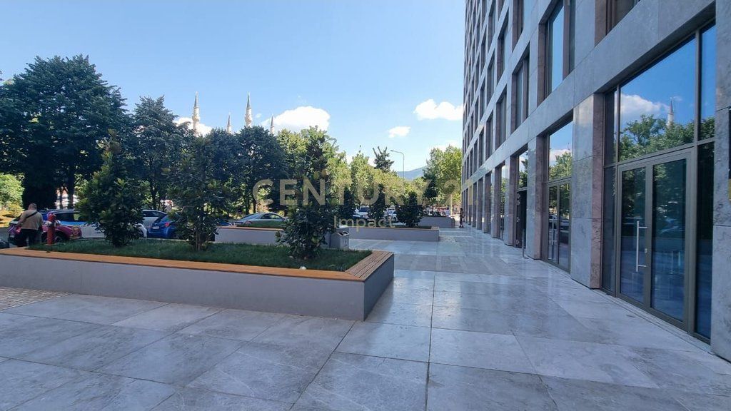 Zyre Për Shitje në Downtown One!