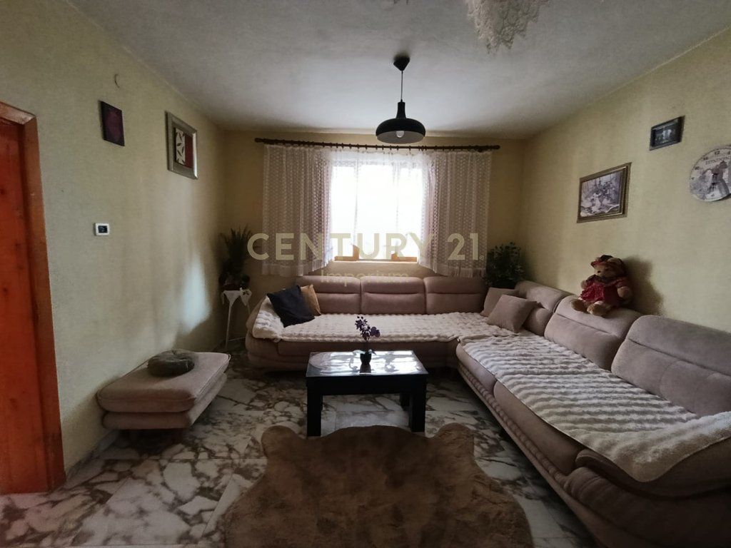 Shtëpi Private 2-Katëshe në Shitje – Mundësi Ideale Banimi dhe Investimi 265,000 €