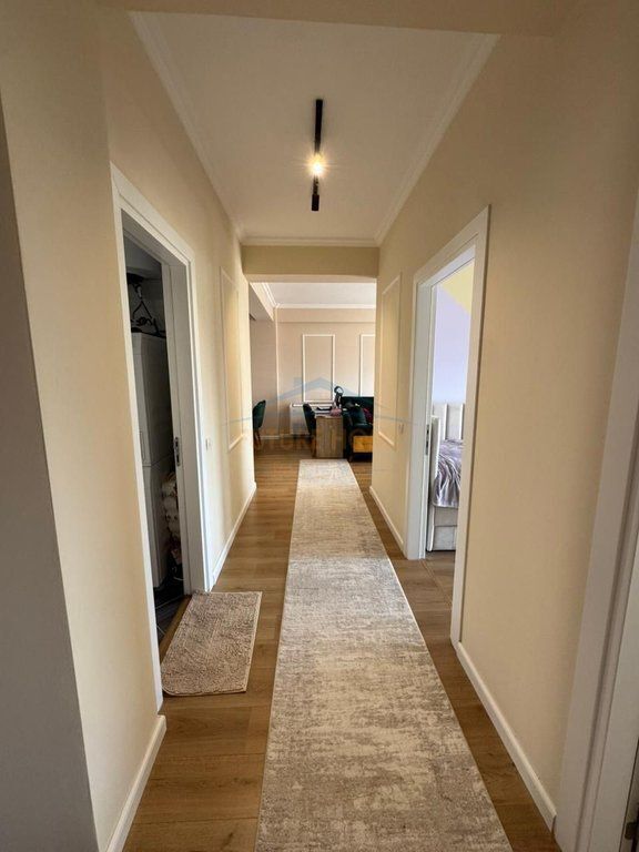 Qera, Apartament 2+1+2 + 2 Poste Parkimi, Liqeni i Thatë ,Tirane .