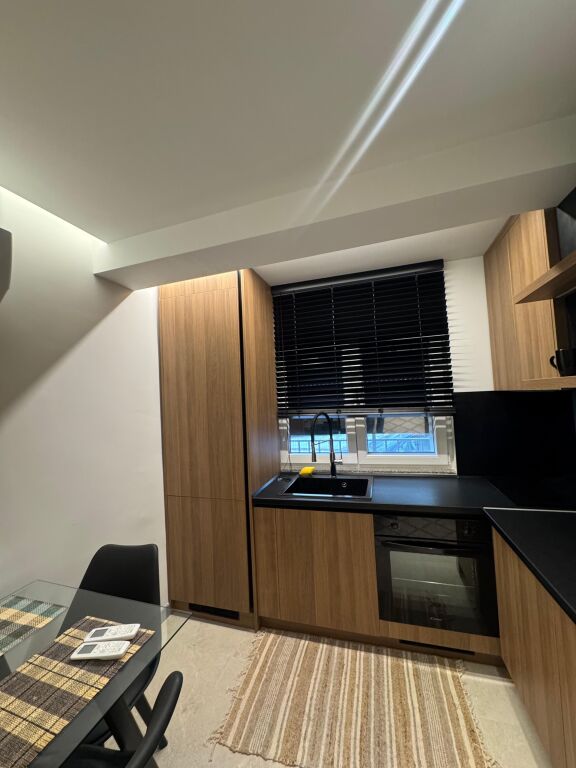 Apartament 1+1 per qera Prane Ambasades Amerikane !