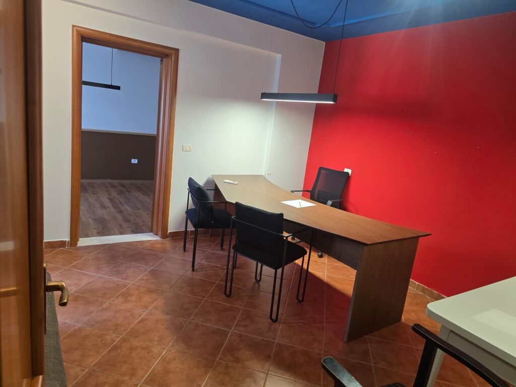 3+1,i investuar,per qera,per zyra,ish ekspozita,100.000 leke