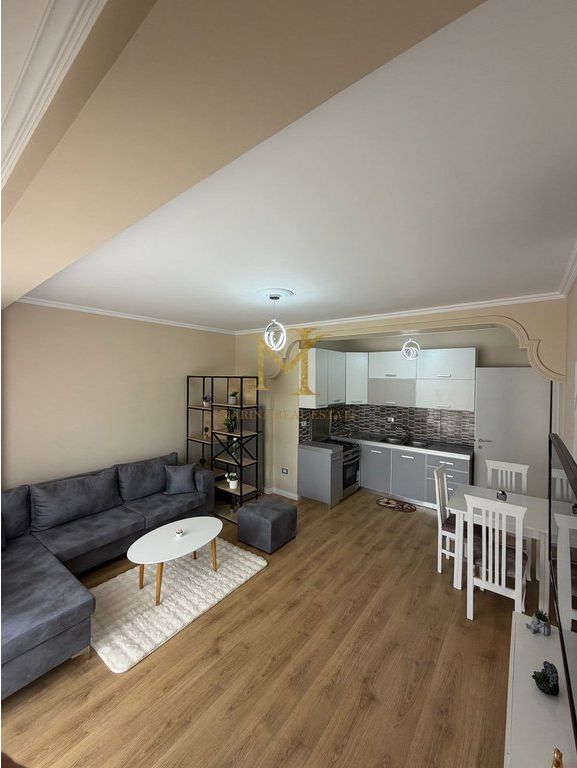 Shitet apartament 1+1 tek ish-Rajoni i Policisë, Durrës