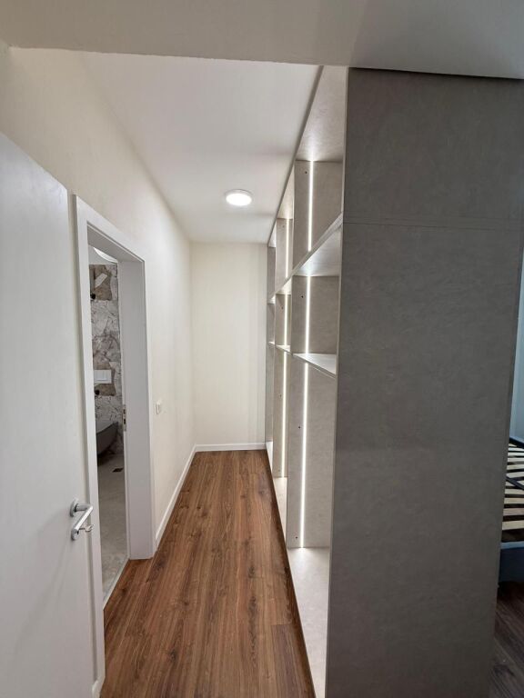 Shitet Apartament 3+1+2+Verande