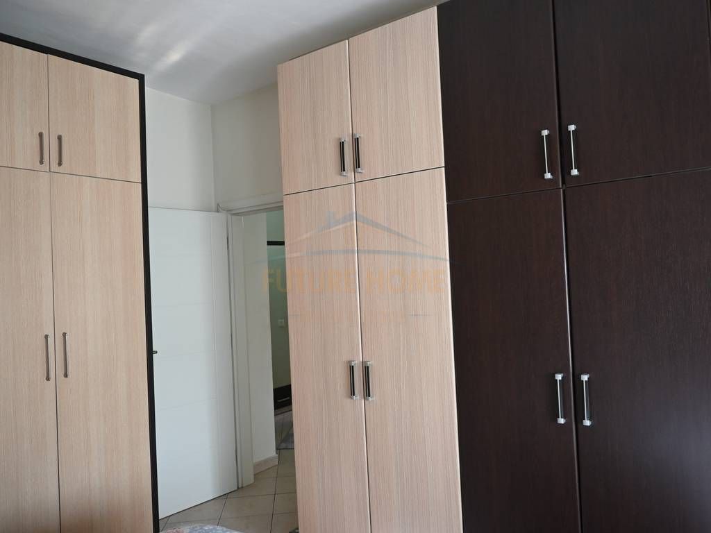 Qera, Apartament 2+1, Rruga Irfan Tomini