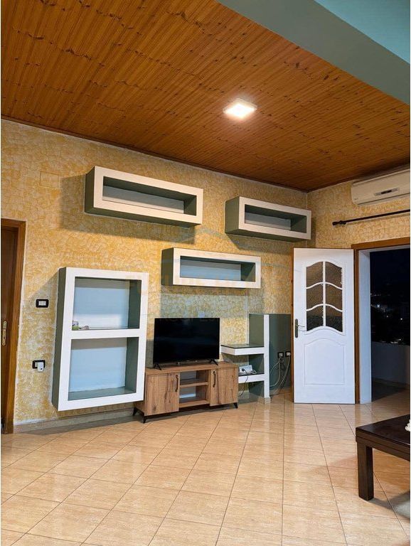 For rent, 3rd floor of a villa, Mezez