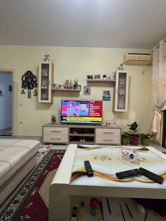 APARTAMENT 2+1+2 ME QIRA UNAZA E RE " OZON"