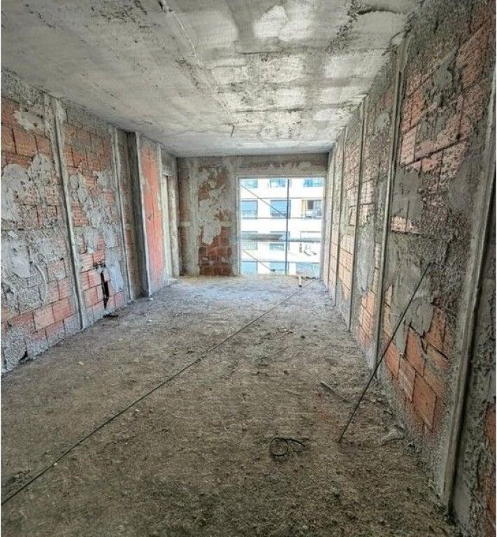 Shitet , Apartament 1+1+Post Parkimi , Ish Fusha e Aviacionit.