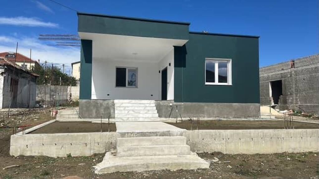 VENDESI PRIVATA IN VENDITA A RRASHBULL