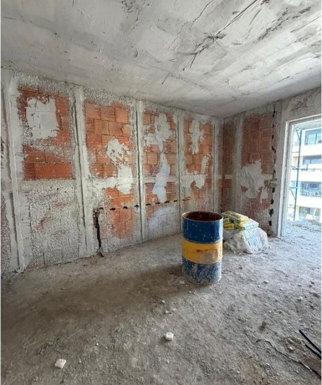 Shitet , Apartament 1+1+Post Parkimi , Ish Fusha e Aviacionit.
