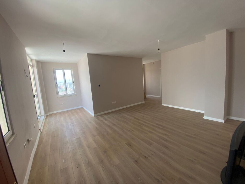 Appartamento 2+1+2 + veranda in vendita, Astir