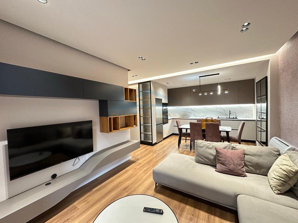 Qera, Apartament 1+1+Post Parkimi, Shkolla e Kuqe, Tirane