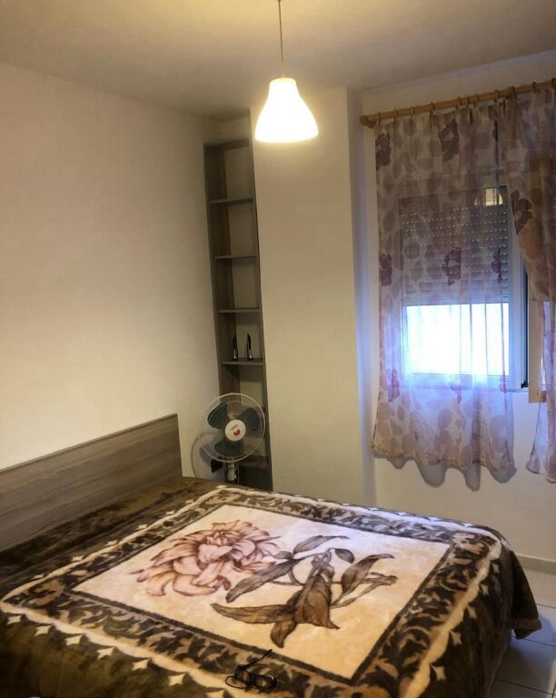 🏡 Apartament 1+1 me qera në Xhamllik – 40,000 Lekë/muaj