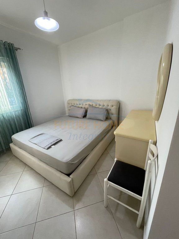 Qera, Apartament 2+1+2+Post Parkimi, Komuna e Parisit, Tiranë.