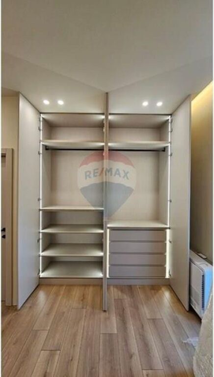 Apartment 2+1 for rent at "Rruga e Kosovareve"