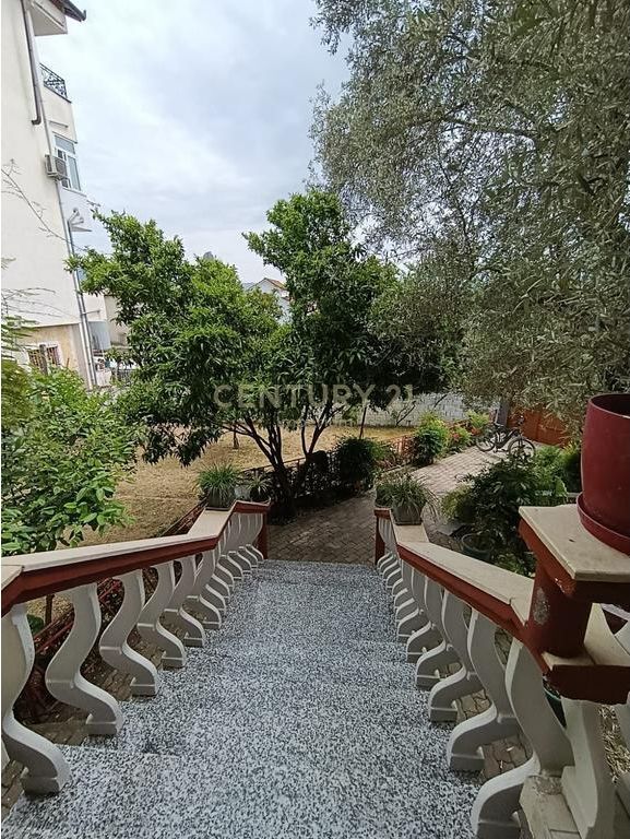 Shtëpi Private 2-Katëshe në Shitje – Mundësi Ideale Banimi dhe Investimi 265,000 €