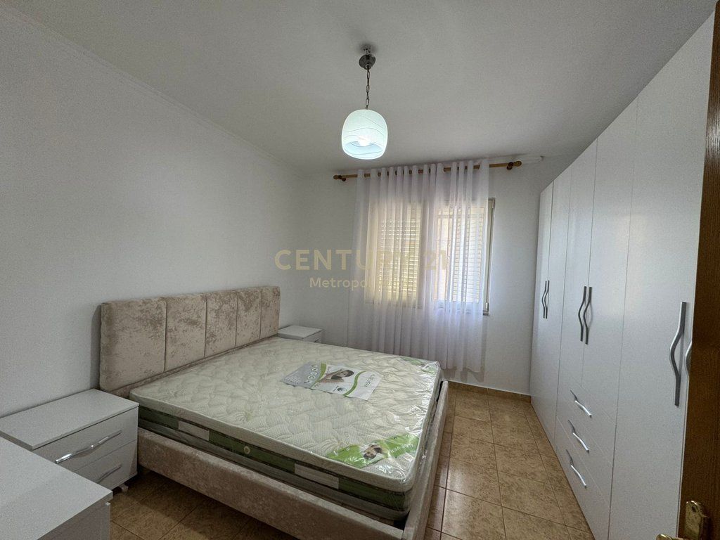 Apartament 2+1 me qira pranë Spitalit Ushtarak