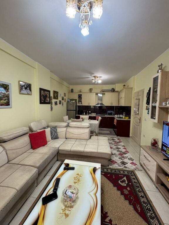 APARTAMENT 2+1+2 ME QIRA UNAZA E RE " OZON"