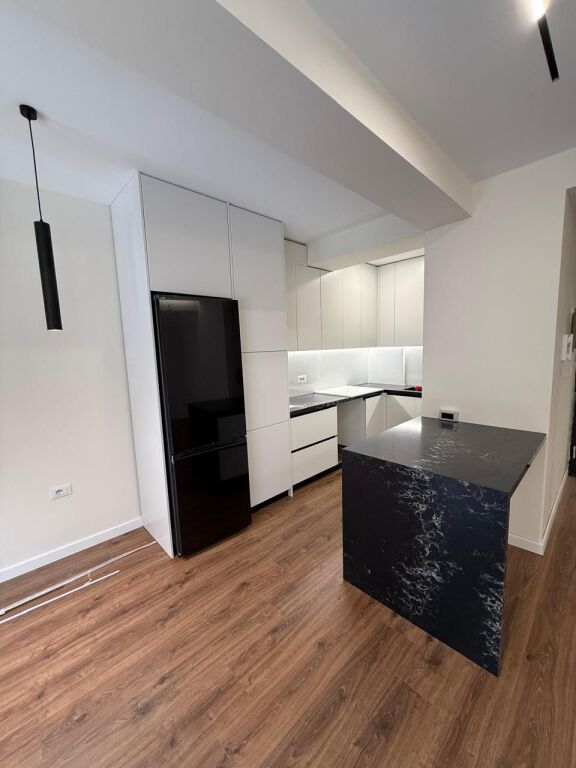 Shitet Apartament 3+1+2+Verande