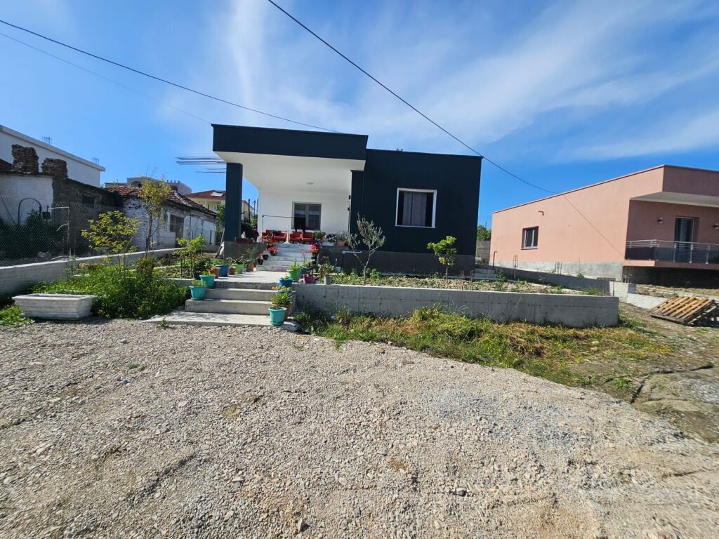 VENDESI PRIVATA IN VENDITA A RRASHBULL