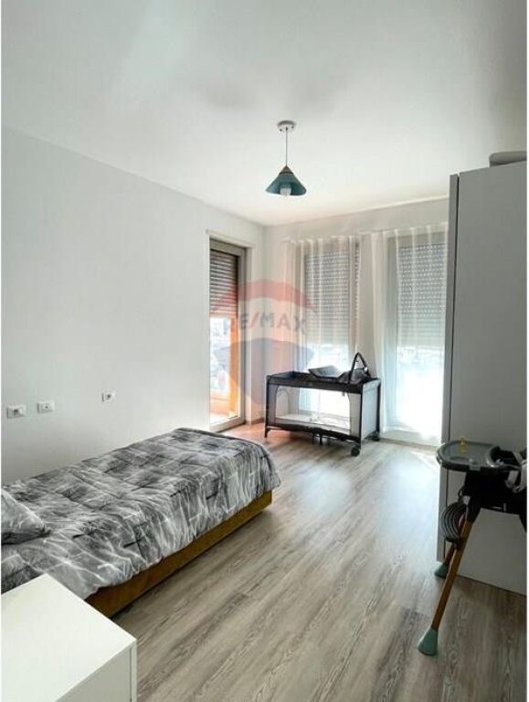 Apartment 2+1+2+Parking for rent Zogu i Zi