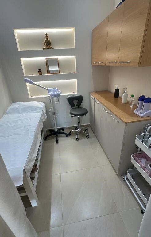 AFFITTASI SALONE DI BELLEZZA – VIA KAVAJËS !