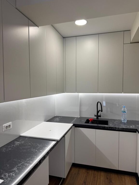 Shitet Apartament 3+1+2+Verande