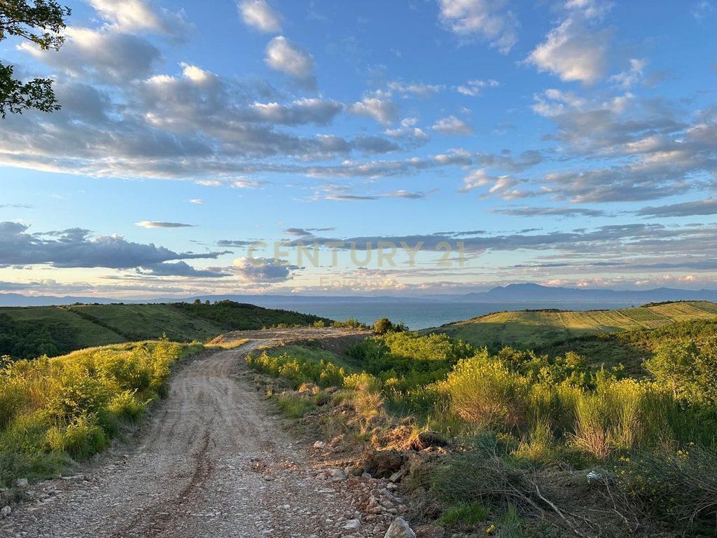 LAND FOR SALE WITH SEA VIEW ON THE PROMENADE, RODONI CAPE 13,500 m²