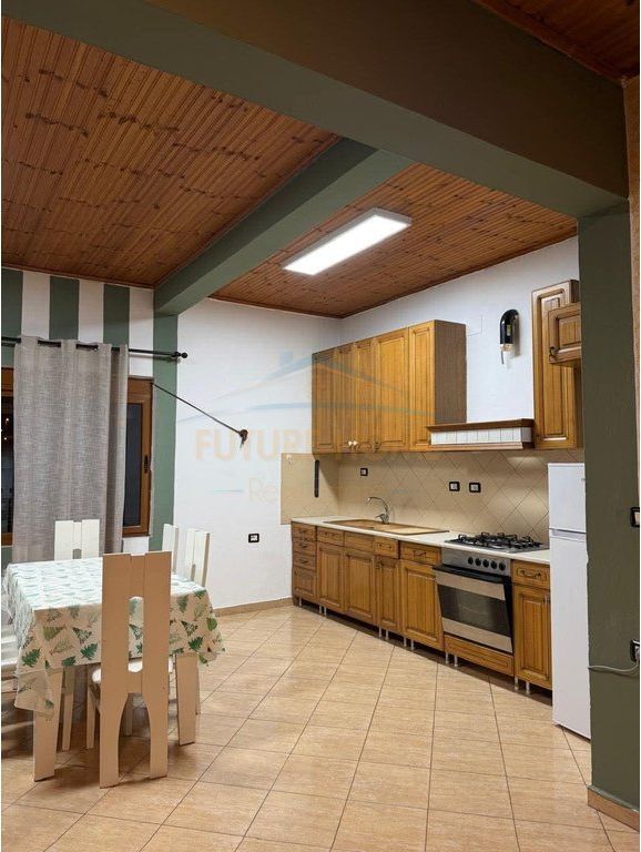 For rent, 3rd floor of a villa, Mezez