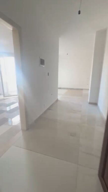 Shitet apartament 2+1+2